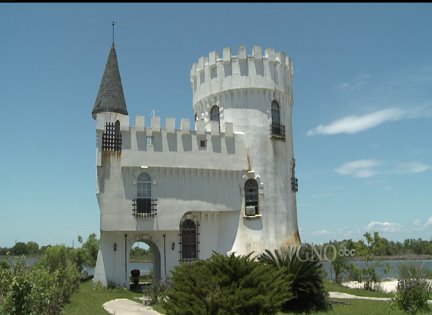 The Story Behind The Little White Castle Off I-10 On Irish Bayou