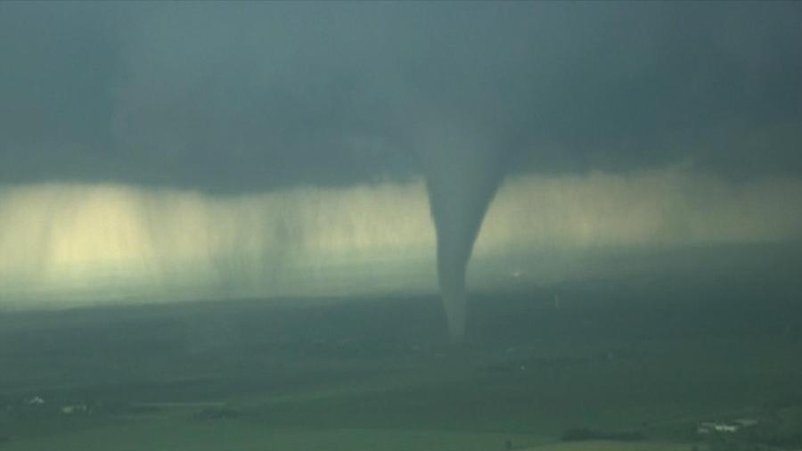 Tornado touches down near Oklahoma City