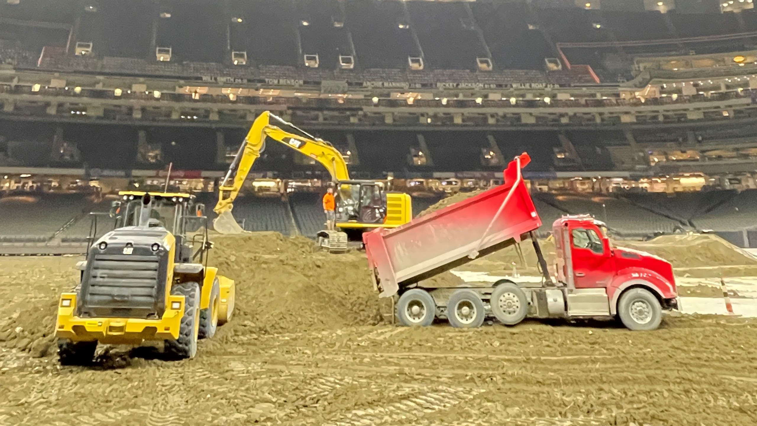 https://digital-staging.wgno.com/news/local/monster-jam-prepares-for-upcoming-weekend-delivering-3-5-million-pounds-of-dirt-to-caesars-superdome/