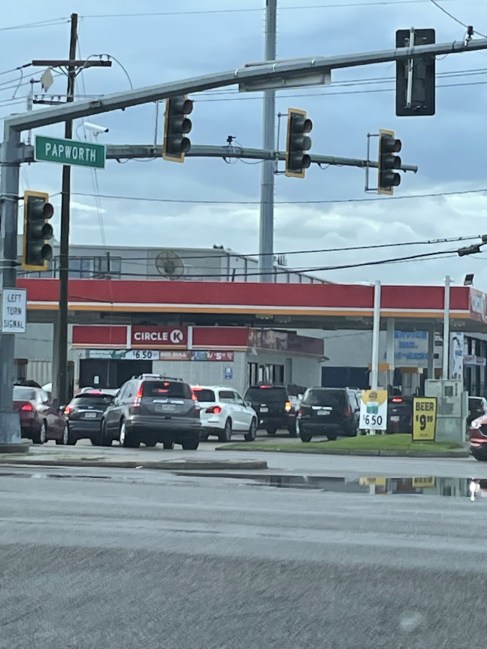 Long gas lines in Metairie