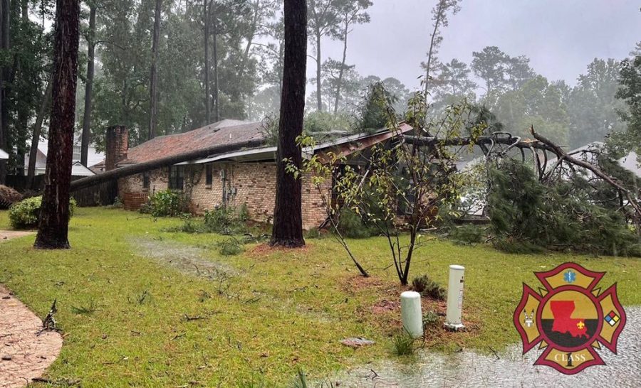 https://digital-staging.wgno.com/news/louisiana/st-tammany-parish/hurricane-ida-sends-tree-crashing-onto-roof-of-a-mandeville-house/