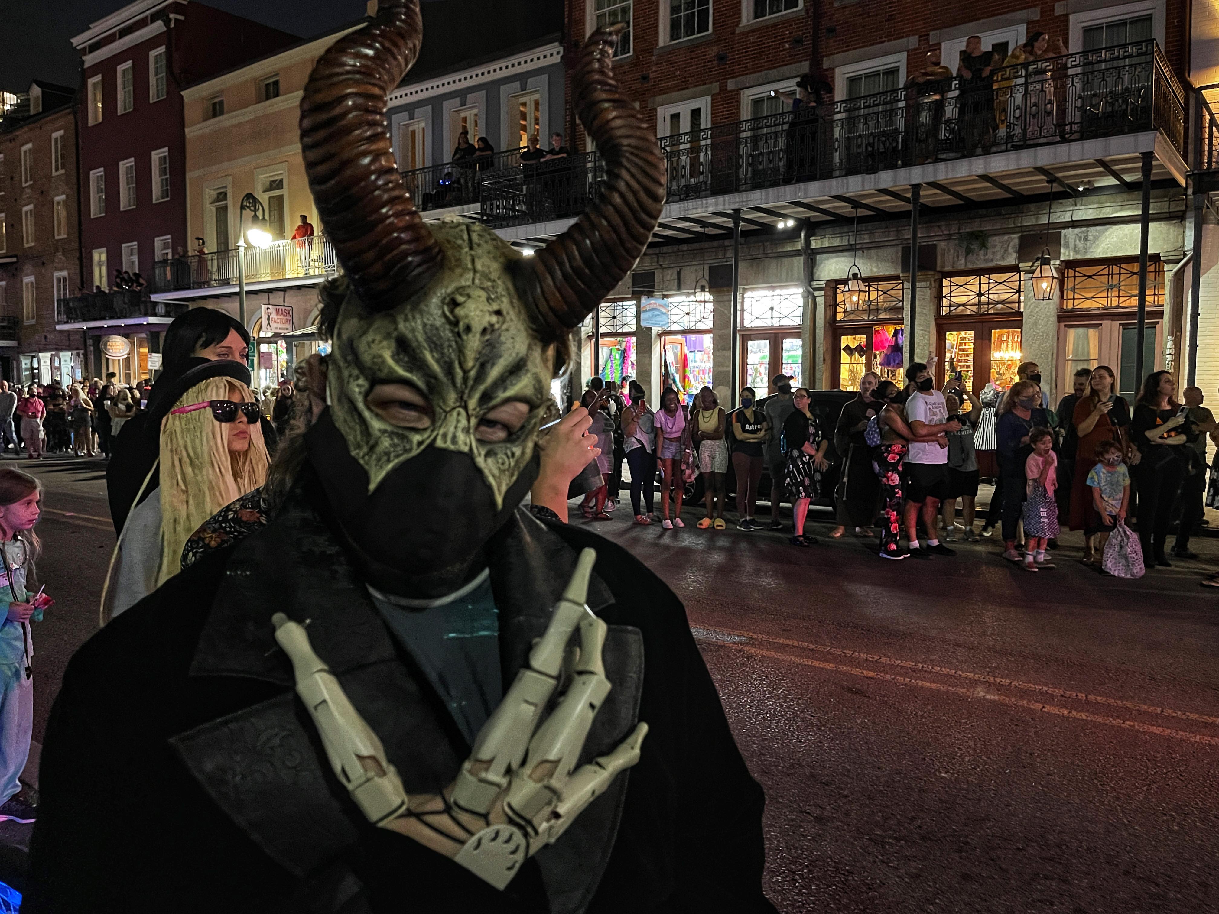 https://digital-staging.wgno.com/news/local/gallery-krewe-of-boo-rolls-through-and-haunts-new-orleans/