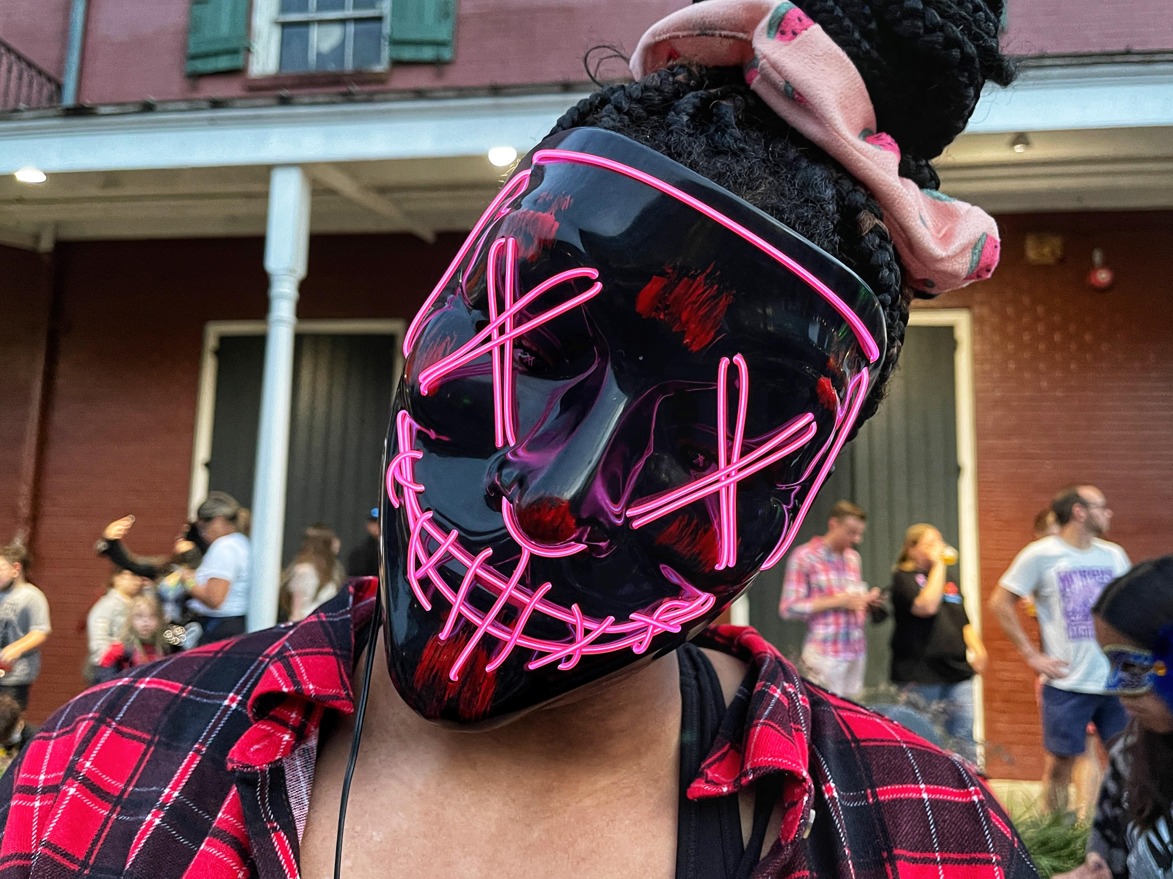 https://digital-staging.wgno.com/news/local/gallery-krewe-of-boo-rolls-through-and-haunts-new-orleans/