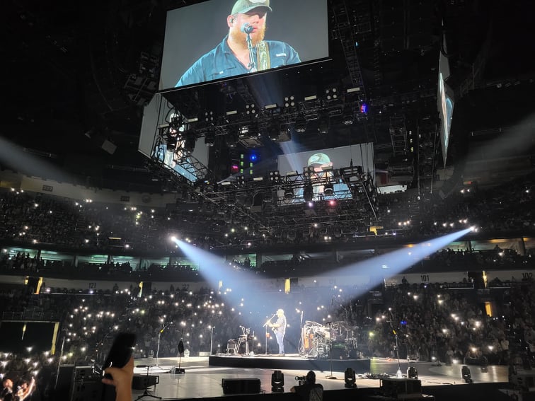 Luke Combs performs at the Smoothie King Center on November 16, 2021. Photo courtesy Victoria Cristina, WGNO.