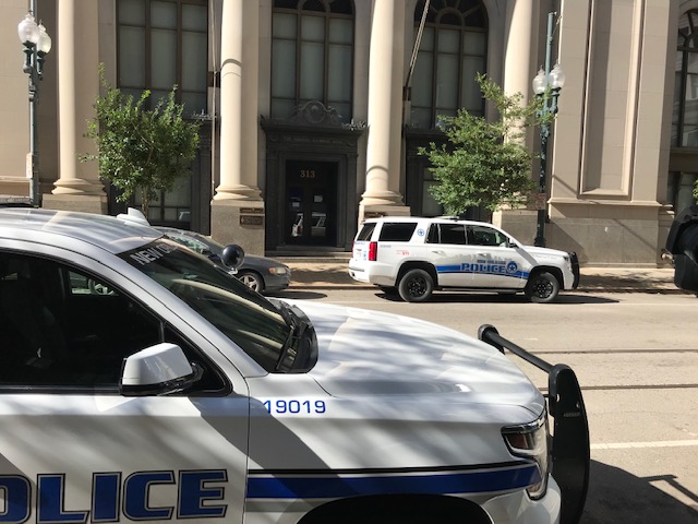 https://digital-staging.wgno.com/news/crime/breaking-fbi-confirms-christmas-eve-bank-robbery-in-cbd