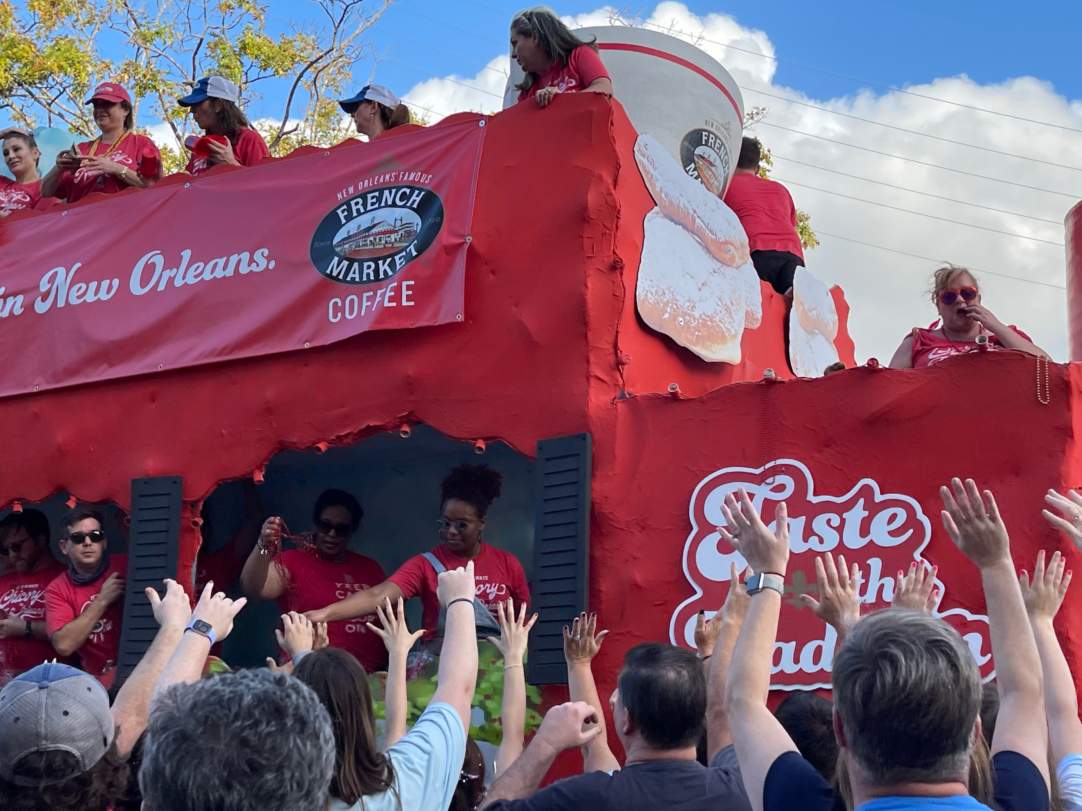 https://digital-staging.wgno.com/news/local/gallery-2021-allstate-sugar-bowl-parade-rolls-through-french-quarter-on-new-years-eve/