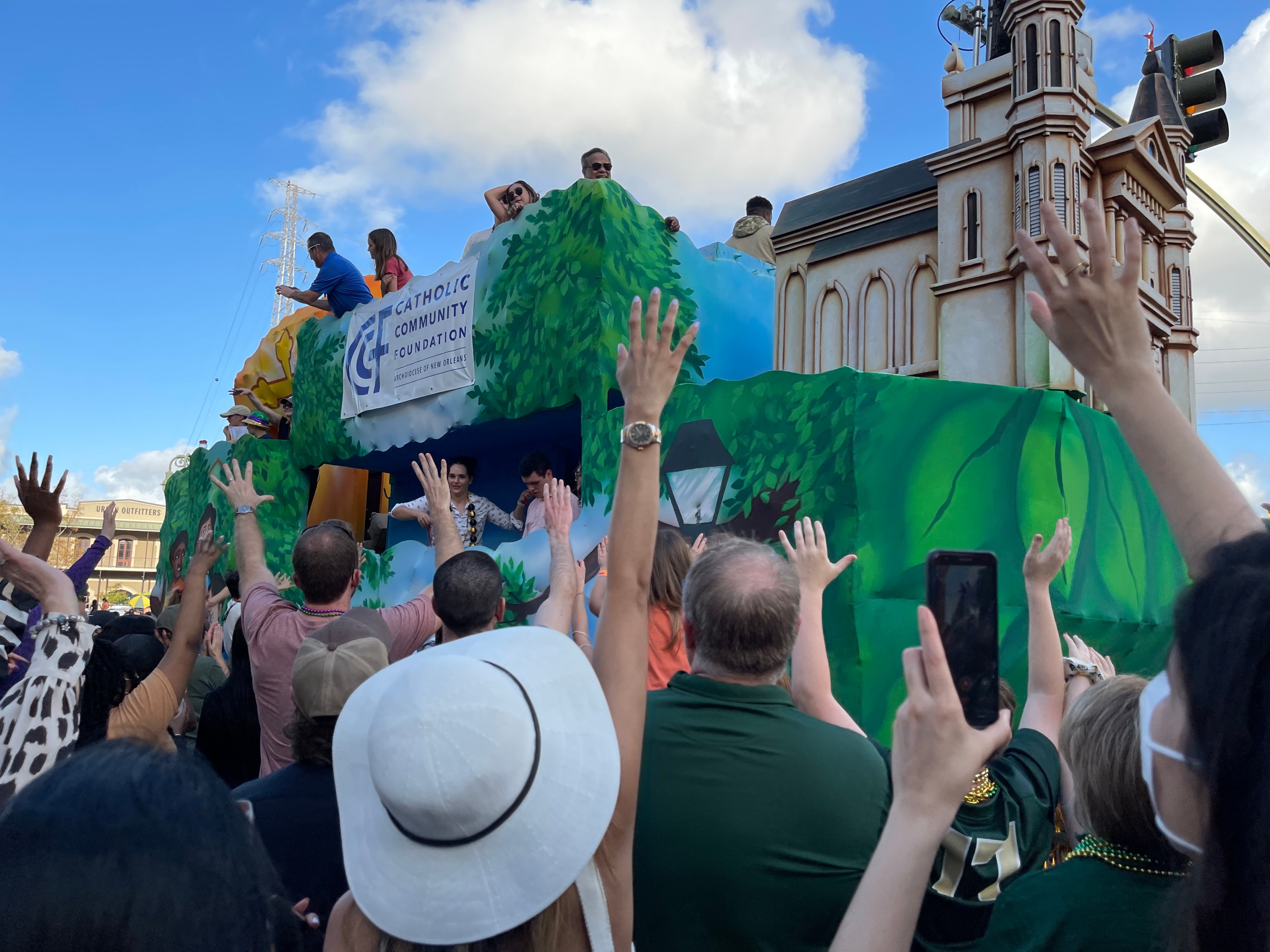 https://digital-staging.wgno.com/news/local/gallery-2021-allstate-sugar-bowl-parade-rolls-through-french-quarter-on-new-years-eve/