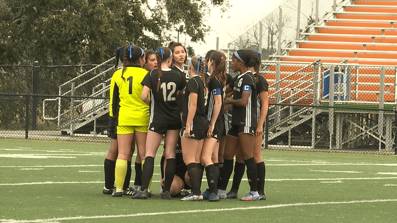 https://digital-staging.wgno.com/sports/dominican-blanks-dutchtown-in-division-i-semifinal-6-0/