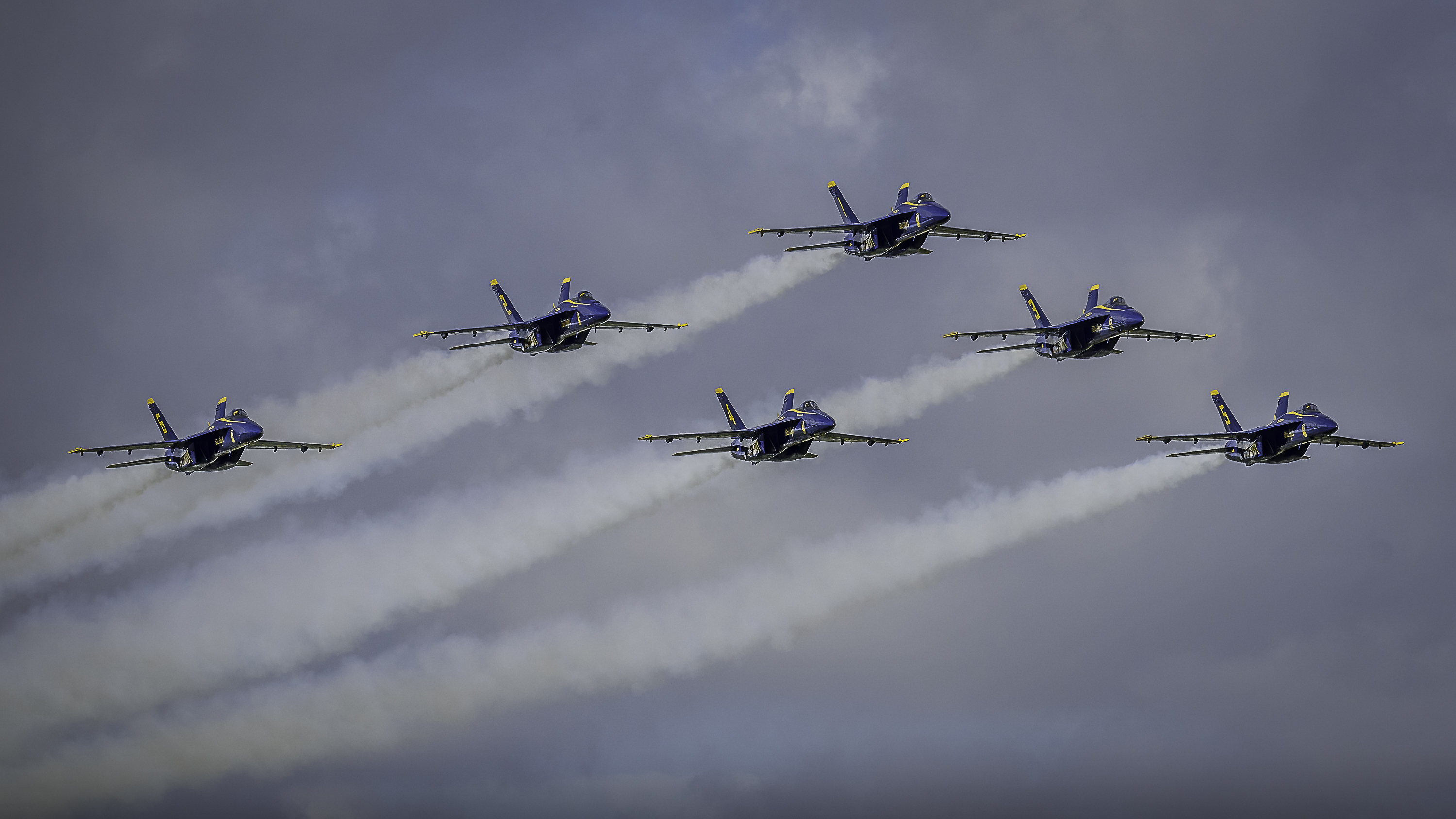 https://digital-staging.wgno.com/news/local/gallery-see-the-spectacular-blue-angels-soar-in-new-orleans-air-show/