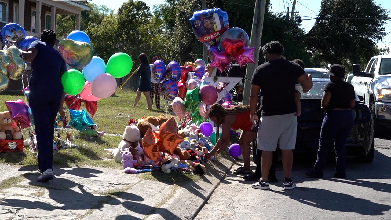 Community aids family following deadly New Orleans East fire that left three children dead